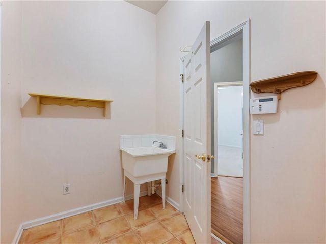 894 Fairview Club Circle, Dacula, GA 30019