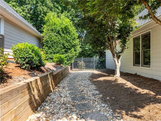 894 Fairview Club Circle, Dacula, GA 30019