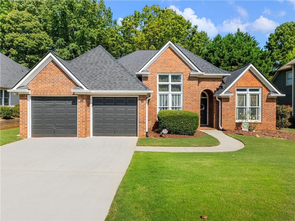 894 Fairview Club Circle, Dacula, GA 30019