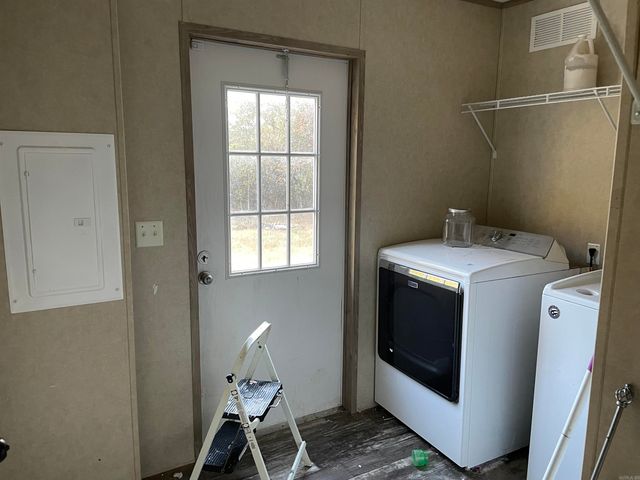 826 Polk Road 23, Cove, AR 71937