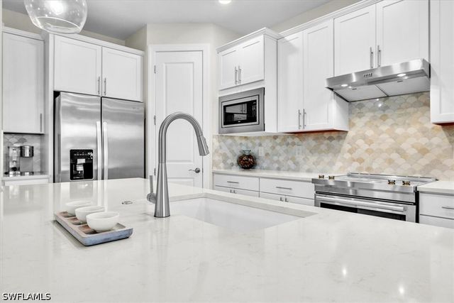 3049 Walnut Grove LN, Alva, FL 33920