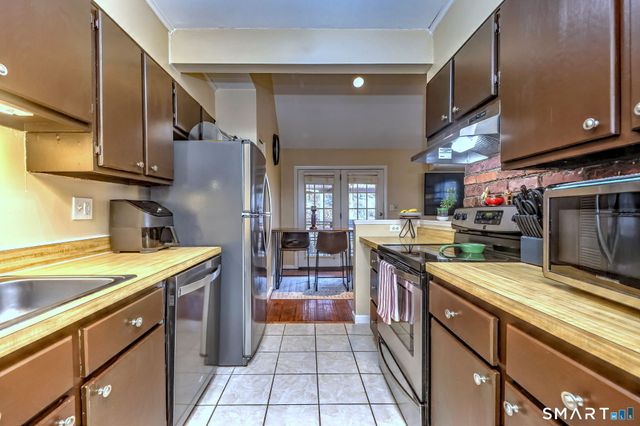 41 Chatham Lane, Bristol, CT 06010