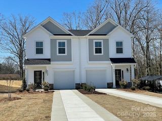 8611 Mcclure Circle, Charlotte, NC 28216