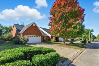 2749 Waywood Dr, Murfreesboro, TN 37128