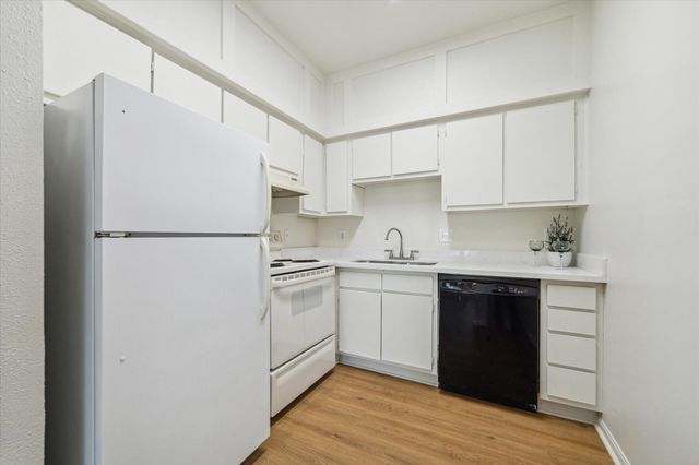 2100 Tanglewilde Street 514, Houston, TX 77063