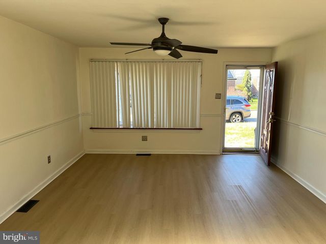 509 LARKSPUR ST, Philadelphia, PA 19116