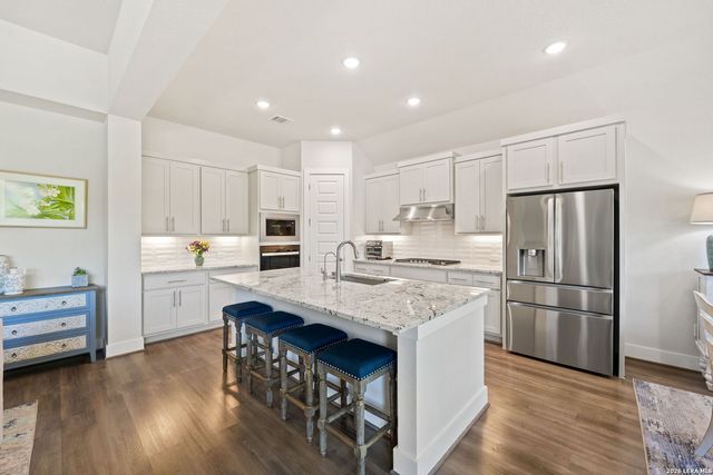 374 Bridle Trl, New Braunfels, TX 78132