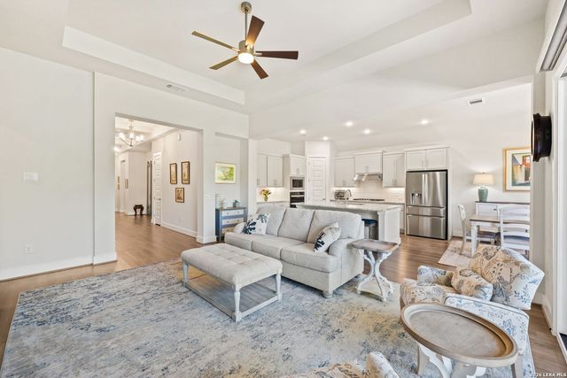 374 Bridle Trl, New Braunfels, TX 78132