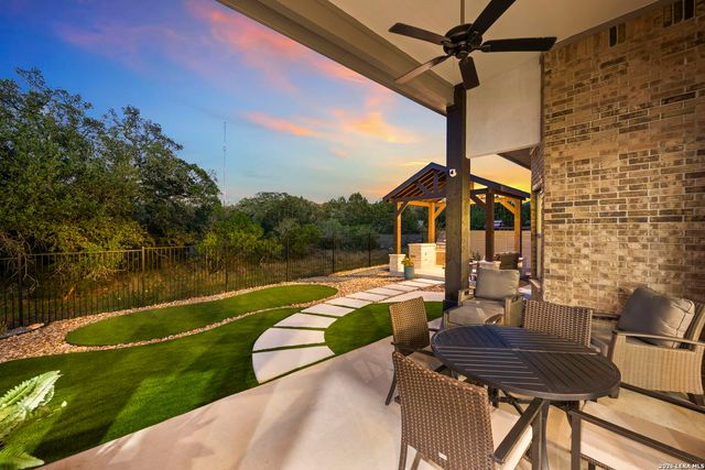 374 Bridle Trl, New Braunfels, TX 78132