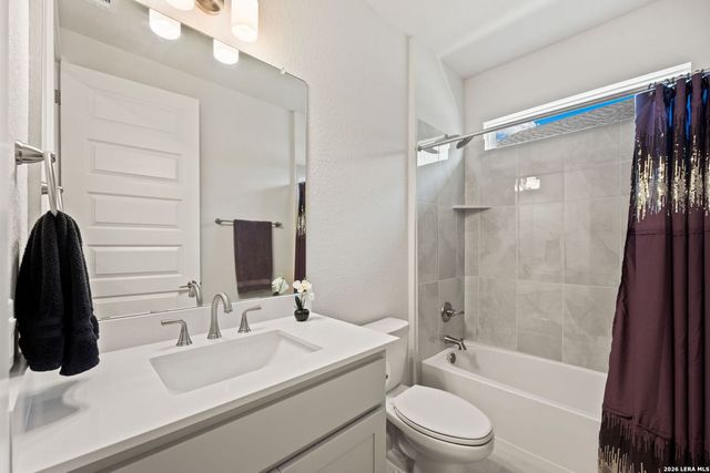 374 Bridle Trl, New Braunfels, TX 78132