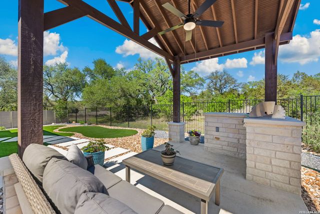 374 Bridle Trl, New Braunfels, TX 78132