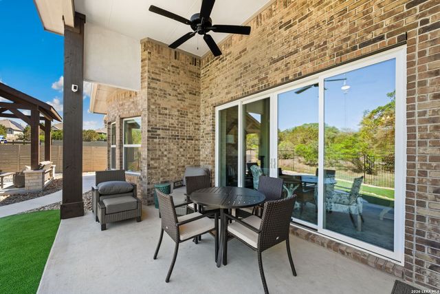 374 Bridle Trl, New Braunfels, TX 78132