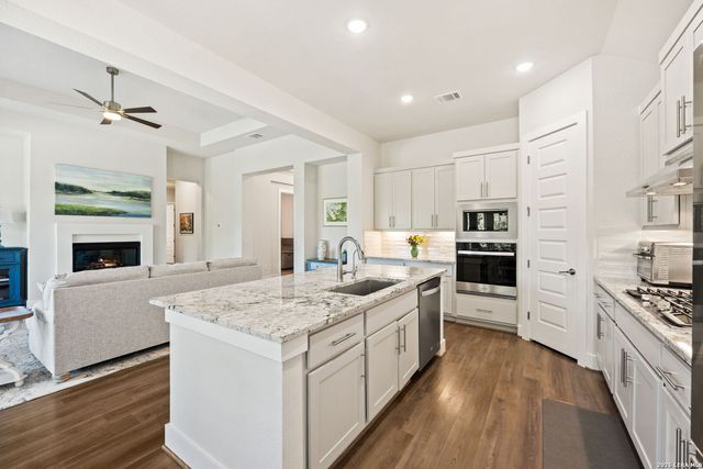 374 Bridle Trl, New Braunfels, TX 78132