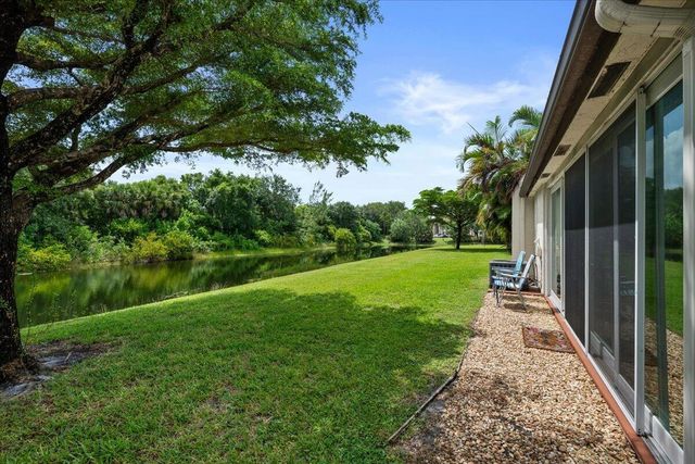206 Lake Susan Lane, West Palm Beach, FL 33411