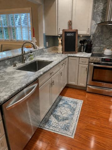 206 Lake Susan Lane, West Palm Beach, FL 33411