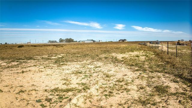 762 TX-304 A, Bastrop, TX 78602