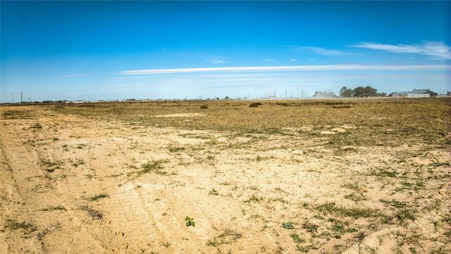 762 TX-304 A, Bastrop, TX 78602