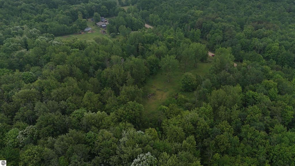 Image 13 of property listing at 4280 W Shepherd Road, St Louis, MI 48880