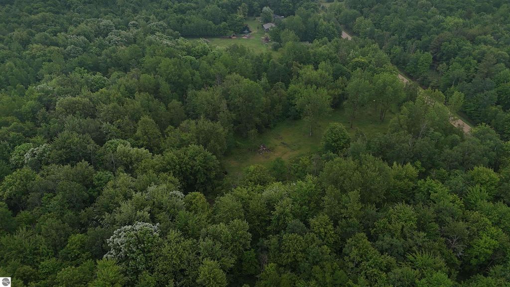 Image 14 of property listing at 4280 W Shepherd Road, St Louis, MI 48880