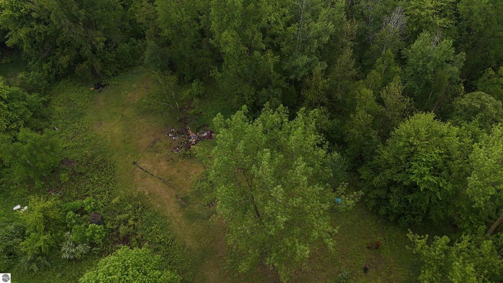 Image 18 of property listing at 4280 W Shepherd Road, St Louis, MI 48880