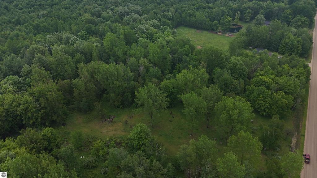 Image 19 of property listing at 4280 W Shepherd Road, St Louis, MI 48880