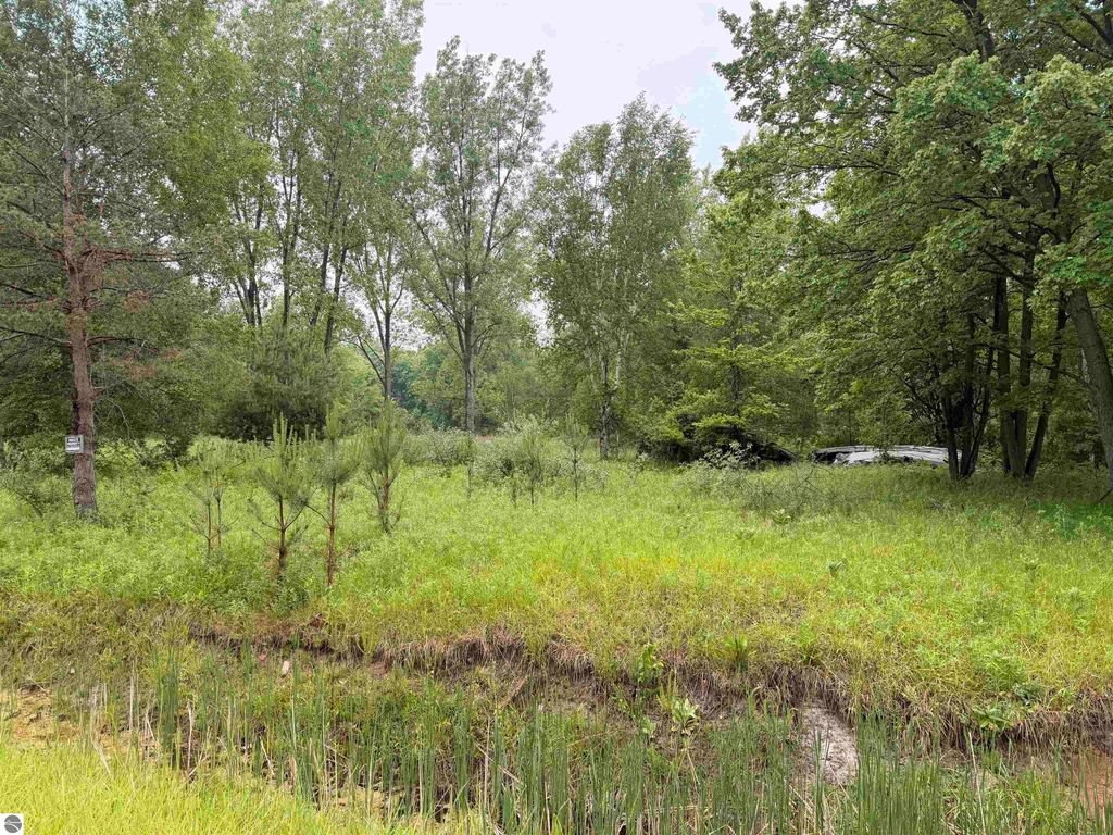 Image 3 of property listing at 4280 W Shepherd Road, St Louis, MI 48880