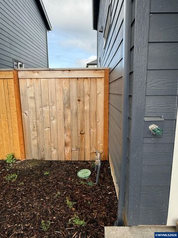 2676 U St, Springfield, OR 97477