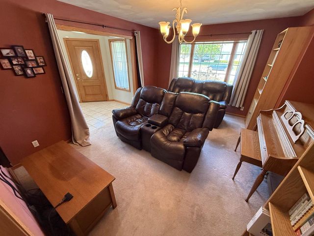 3402 Kingsbridge Drive, Janesville, WI 53546