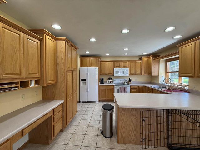 3402 Kingsbridge Drive, Janesville, WI 53546