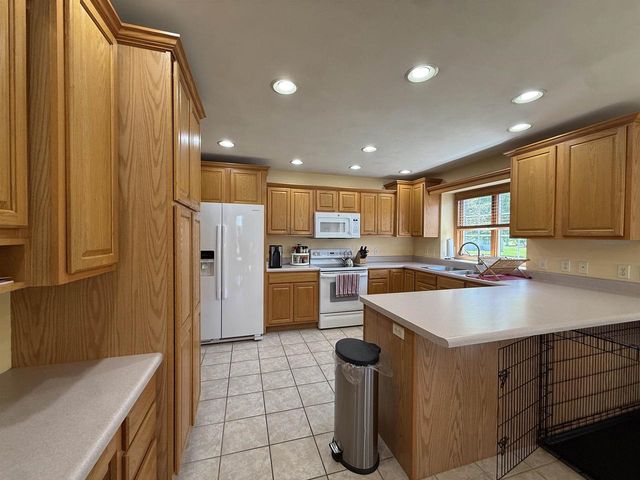3402 Kingsbridge Drive, Janesville, WI 53546