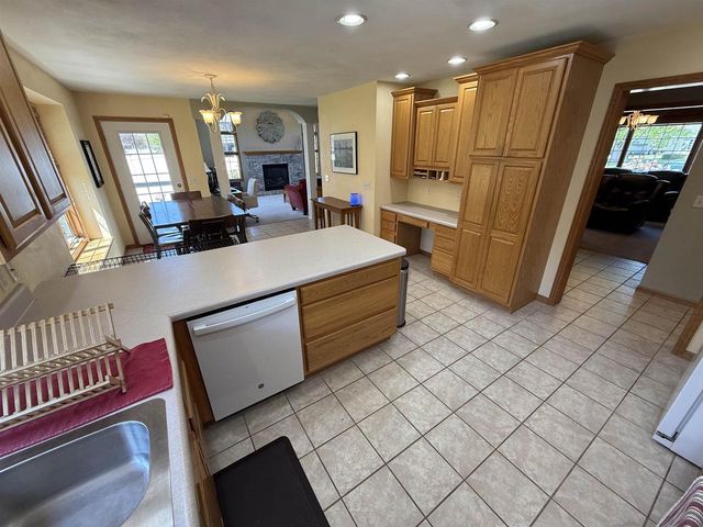 3402 Kingsbridge Drive, Janesville, WI 53546