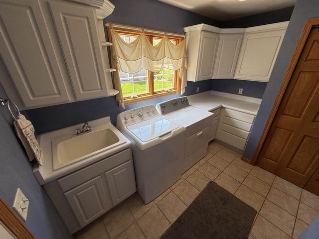 3402 Kingsbridge Drive, Janesville, WI 53546