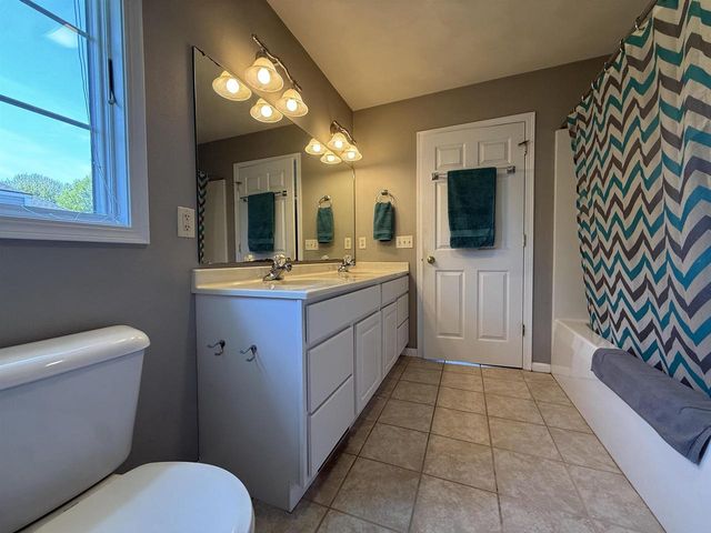 3402 Kingsbridge Drive, Janesville, WI 53546