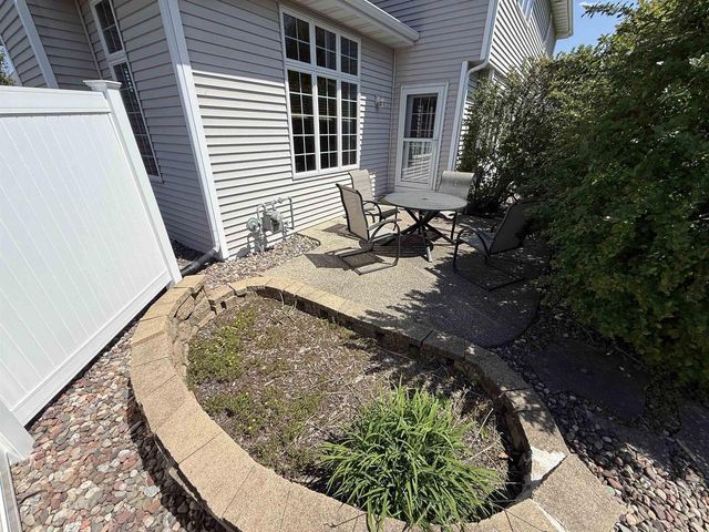3402 Kingsbridge Drive, Janesville, WI 53546