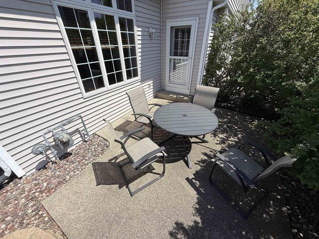 3402 Kingsbridge Drive, Janesville, WI 53546