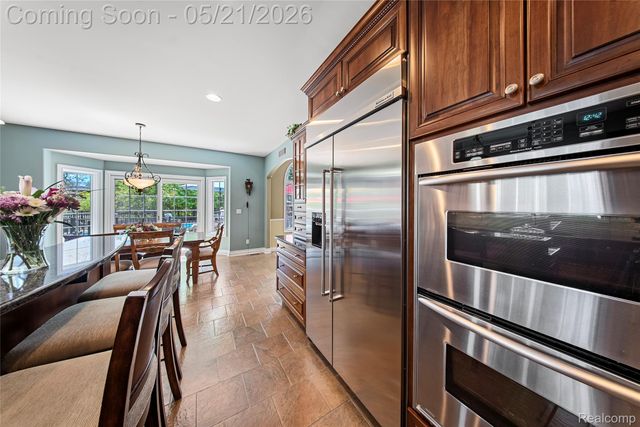8425 Grays Drive, Grosse Ile Township, MI 48138