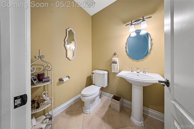 8425 Grays Drive, Grosse Ile Township, MI 48138
