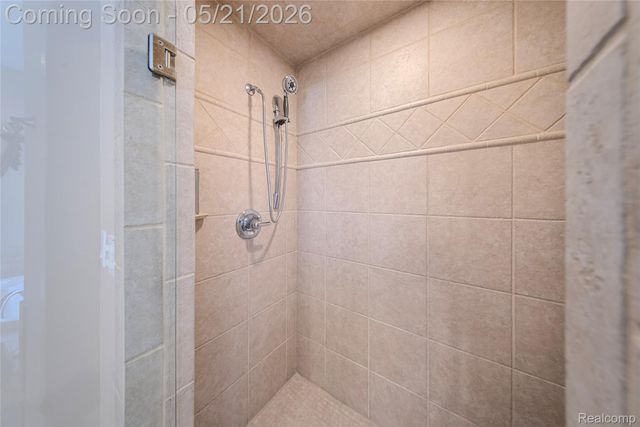 8425 Grays Drive, Grosse Ile Township, MI 48138