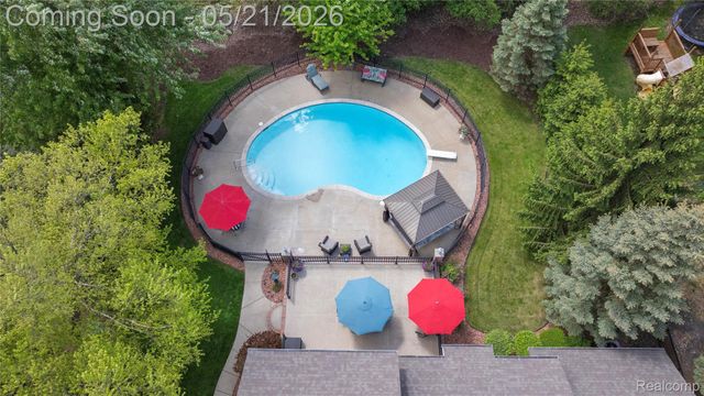 8425 Grays Drive, Grosse Ile Township, MI 48138