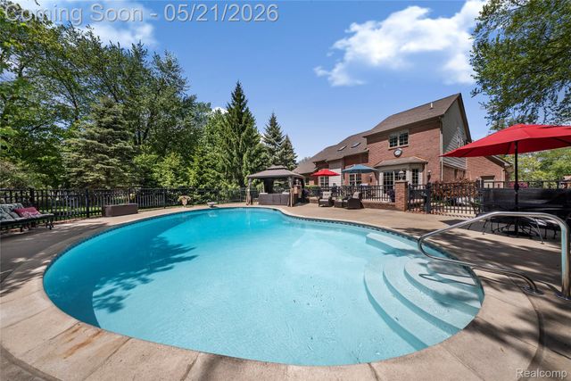 8425 Grays Drive, Grosse Ile Township, MI 48138