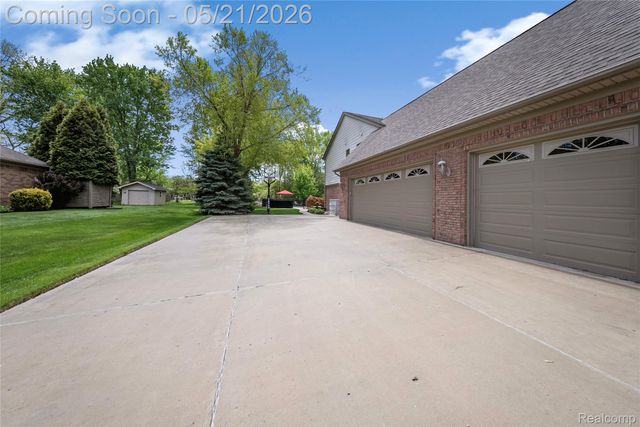 8425 Grays Drive, Grosse Ile Township, MI 48138