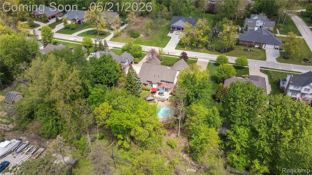 8425 Grays Drive, Grosse Ile Township, MI 48138