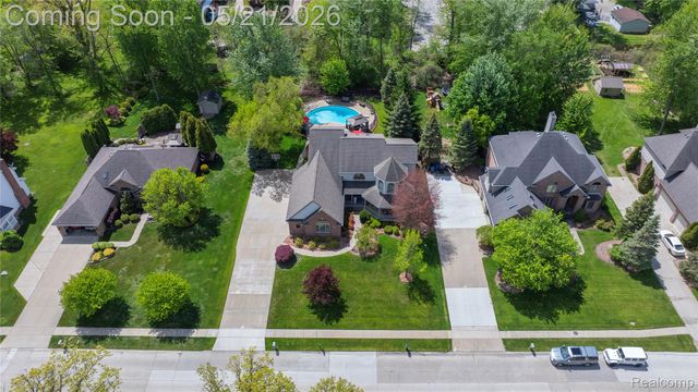 8425 Grays Drive, Grosse Ile Township, MI 48138