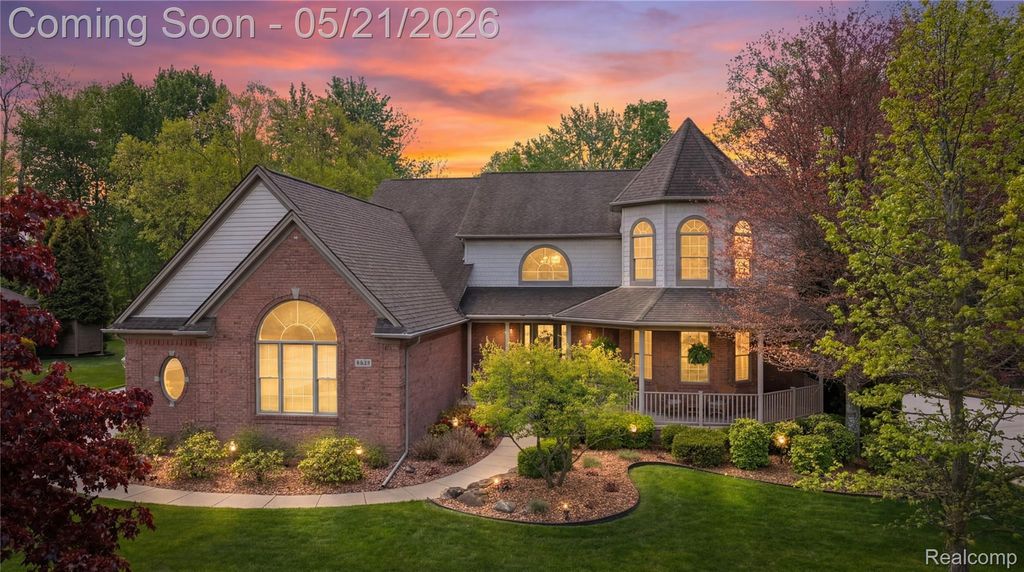 8425 Grays Drive, Grosse Ile Township, MI 48138