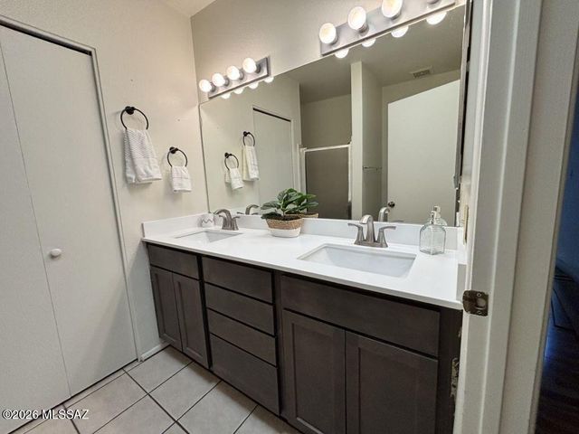 6980 E Abby Lane, Tucson, AZ 85715