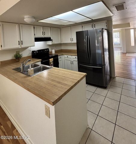 6980 E Abby Lane, Tucson, AZ 85715