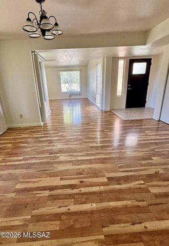 6980 E Abby Lane, Tucson, AZ 85715
