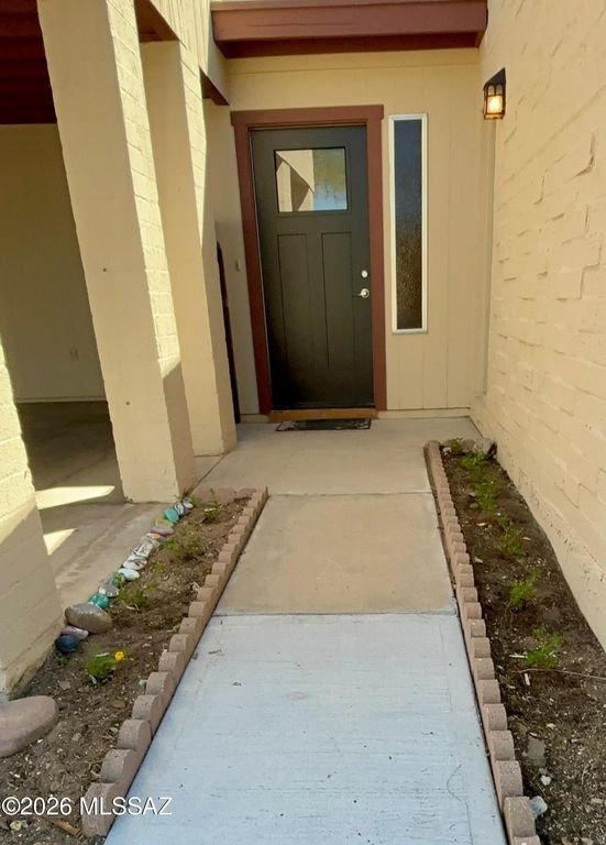 6980 E Abby Lane, Tucson, AZ 85715