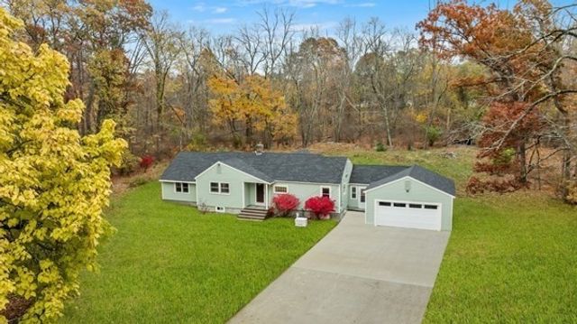 322 River Rd, Andover, MA 01810