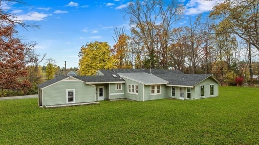322 River Rd, Andover, MA 01810